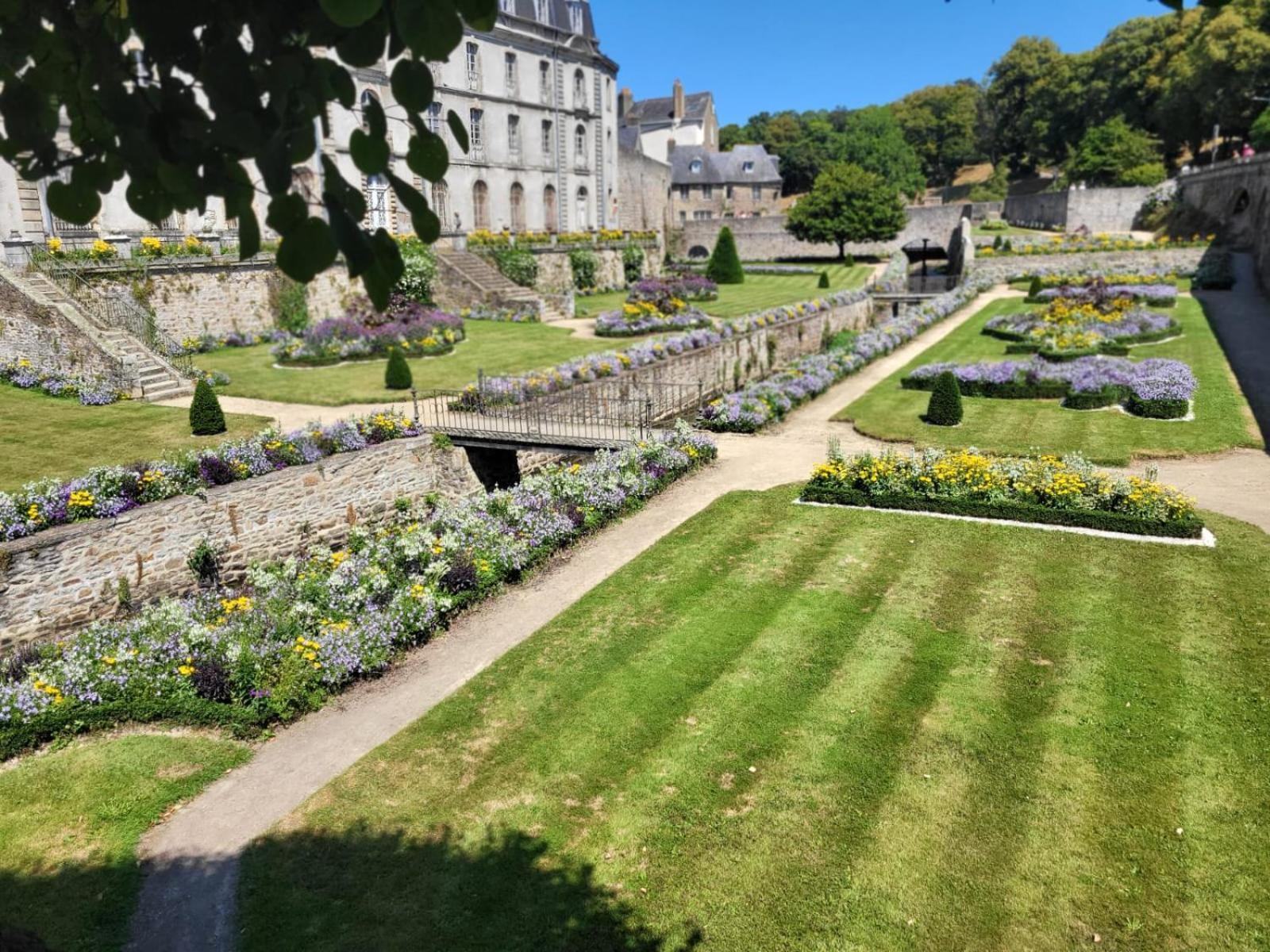 Gite De La Muse Centre Ville - Jardin Sérent 外观 照片